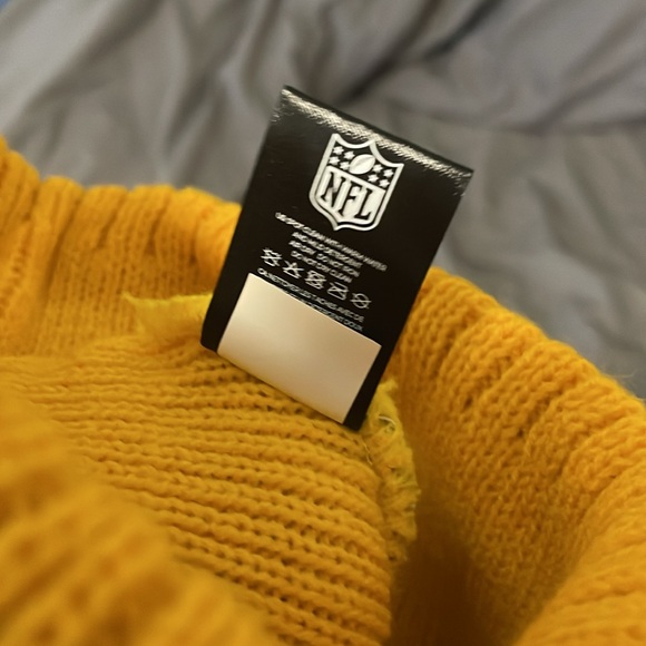 Steelers Beanie - Picture 3 of 4